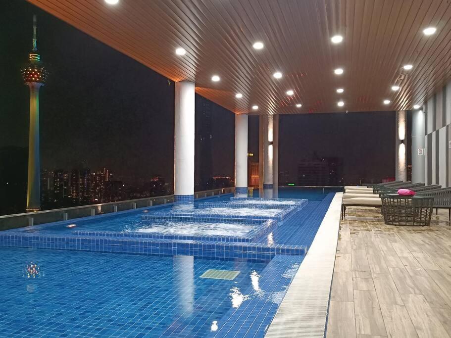 Ferienwohnung Cl 30A Super Kl View Infinity Pool Klcc Kuala Lumpur Exterior foto