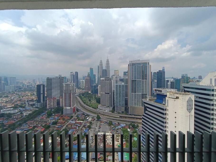 Ferienwohnung Cl 30A Super Kl View Infinity Pool Klcc Kuala Lumpur Exterior foto